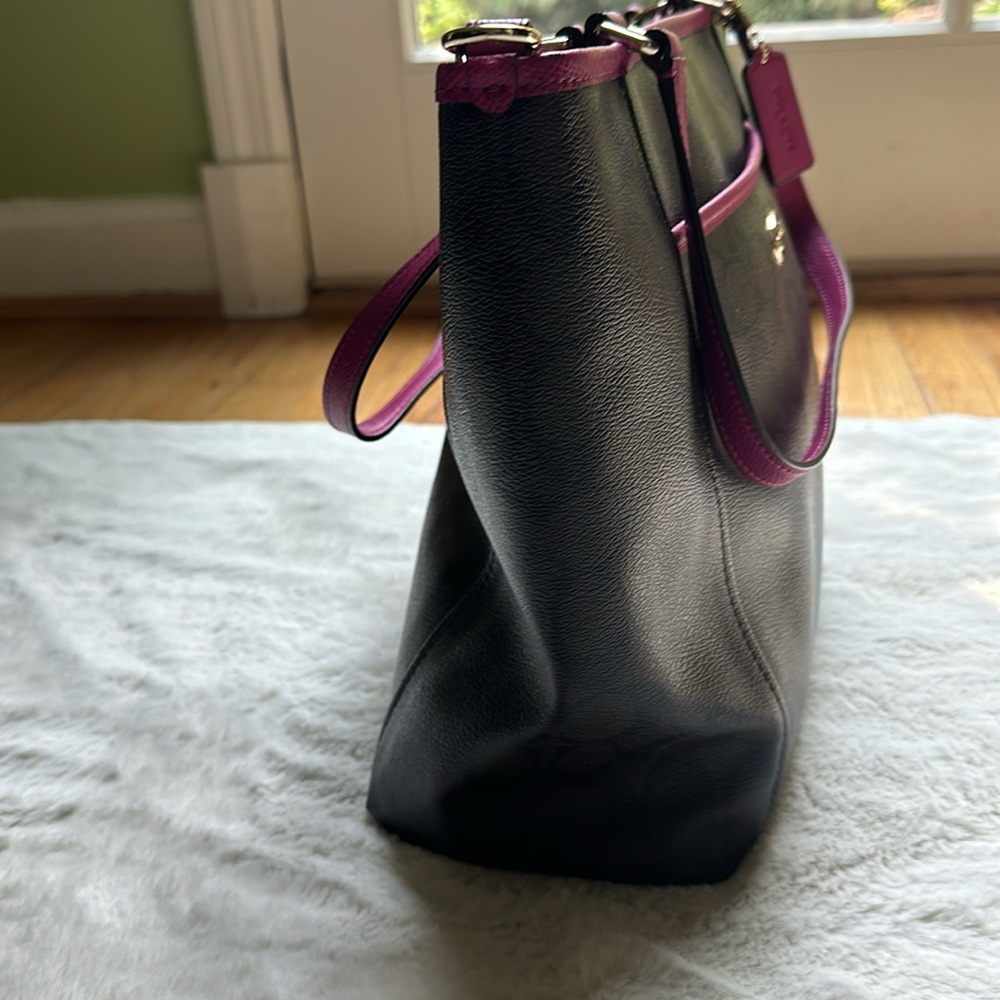 Coach brown shoulder bag with accompanying shoulder/crossbody strap & dust bag - Picture 5 of 12